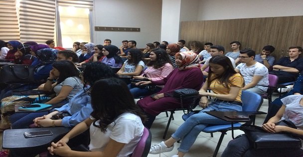 Darıca Belediyesi'nden Üniversite Adaylarına Seminer