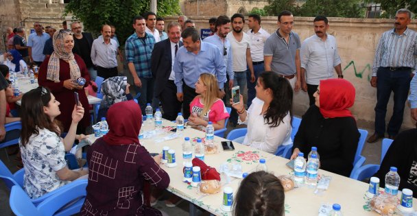 DARICA SAVUR'A İFTAR SOFRASI KURDU
