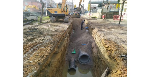 DARICA SIRASÖĞÜTLER'DE ALTYAPI ÇALIŞMASI