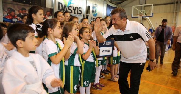 DARICA YAZ SPOR OKULLARI BAŞLADI