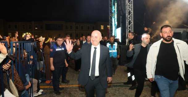 Darıca Zeytin Festivali'nde Buray rüzgârı