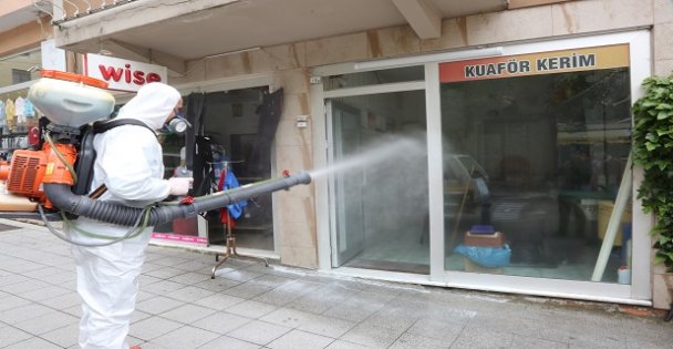 Darıca'da berber ve kuaförler dezenfekte edildi