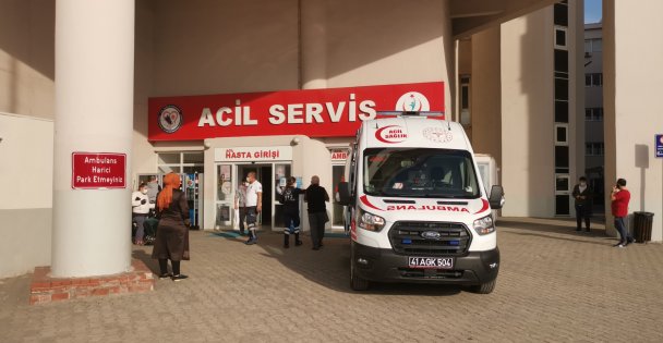 Darıca'da bir çıkan kavgaa bıçak ile yaralandı