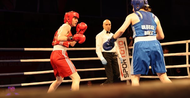 Darıca'da Düzenlenen Türkiye Büyük Kadınlar Boks Şampiyonası Sona Erdi