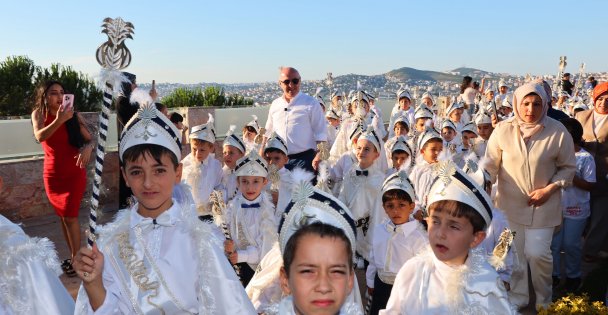 Darıcada Geleneksel Sünnet Şöleni coşkusu