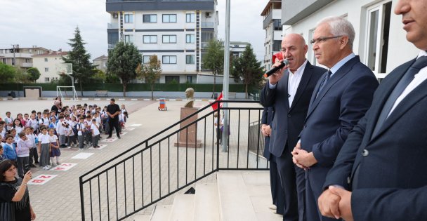 Darıca'da haftaya İstiklal Marşı ile başlangıç