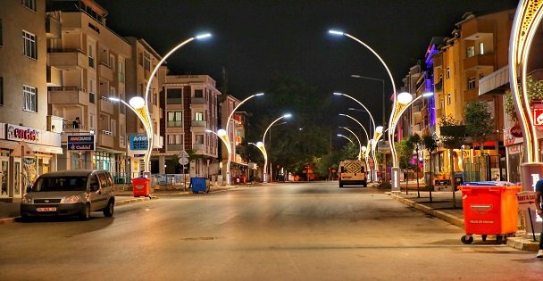 Darıca'da Işıklandırma Çalışmaları Tamamlanıyor