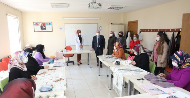 Darıca'da KİGEM ile 7'den 70'e Herkes Eğitim Görüyor