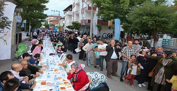 Darıca'da Mahalle İftarları Başladı