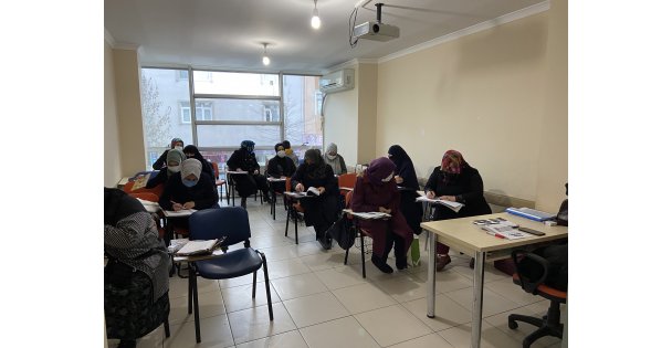 Darıca'da Okuma Yazma Bilmeyen Kalmayacak