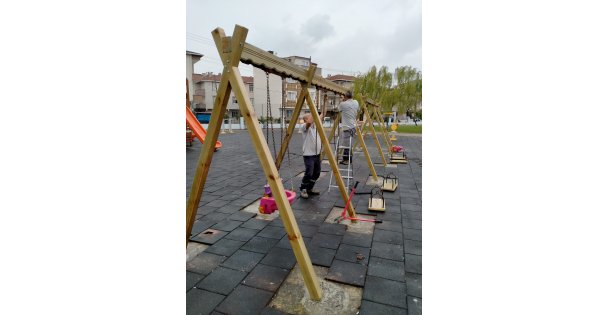 Darıca'da parklar çocuklar için güvenli hale getiriliyor
