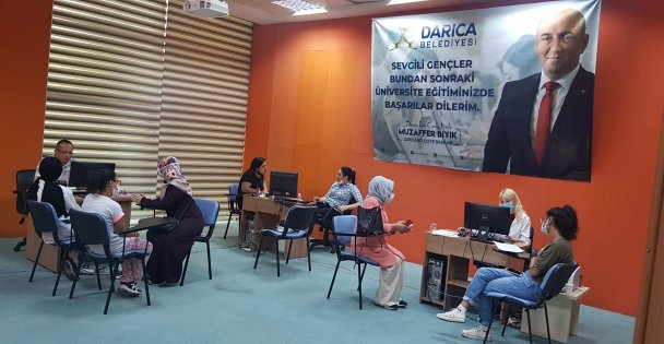DARICA'DA ÜNİVERSİTE ÖĞRENCİLERİNE TERCİH DESTEĞİ