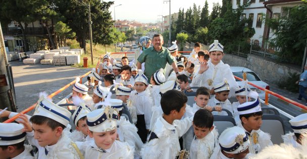 DARICA'LI ÇOCUKLARIN SÜNNET SEVİNCİ