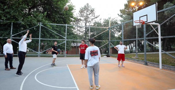 Darıcalı Gençlerden,  'Tahir Başkanım, sizde ne cevherler varmış”
