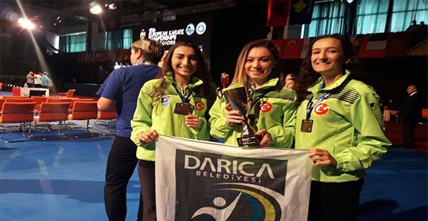 Darıca'lı Karateciler Madalyayla Döndü