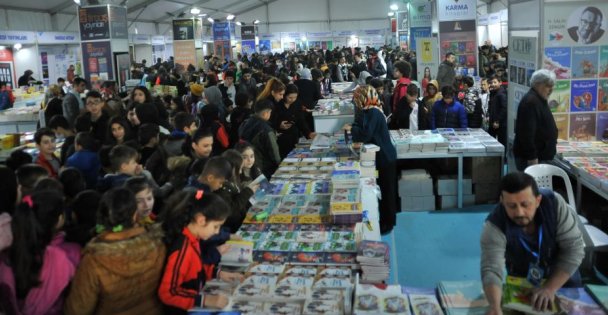 Darıcalılardan Kitap Fuarı'na yoğun ilgi