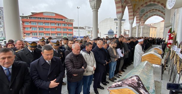 Dede İle Torunu Aynı Günde Ölmesi Aileyi Yasa Boğdu
