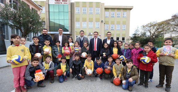 Demirci'den Spor Malzemesi Desteği