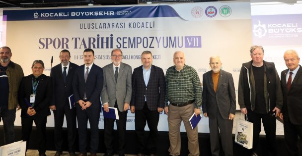 Deneyimli gazeteciler, Kocaelinin spor basın tarihini anlattı;  1975den günümüze Kocaeli spor basını