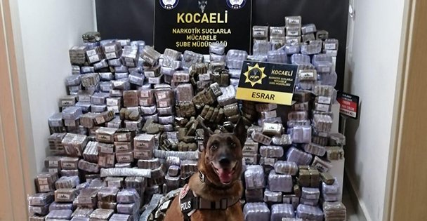 Depo'da esrar ele geçirildi