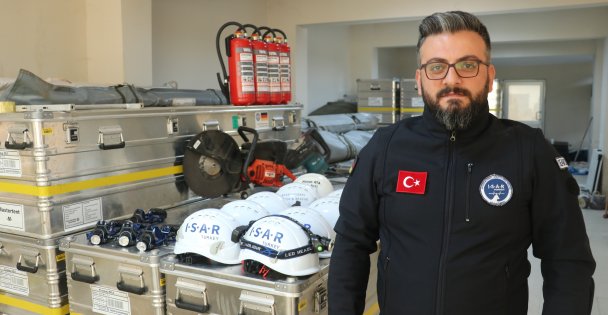 Depremde 56 kişiyi sağ çıkaran ekip Zeynep'i unutamıyor