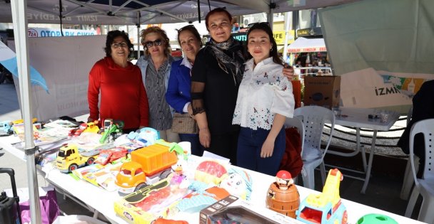 Depremzede Çocuklar Için Oyuncak Kampanyası