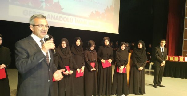 Dereceye giren öğrenciler   Umre' ile ödüllendirildi