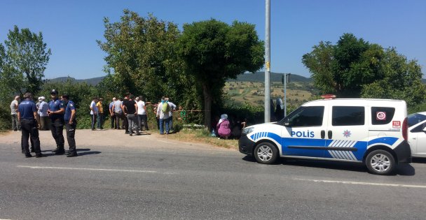 Devrilen Traktörün Sürücüsü Hayatını Kaybetti