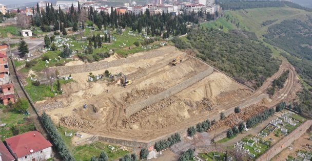 Dilovası mezarlıklarındaki çalışmalar tamamlanıyor