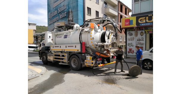 Dilovası'nda Altyapı Hatlarında Temizlik Yapılıyor