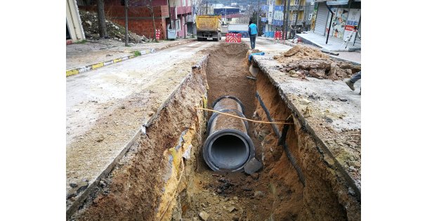 DİLOVASI'NDA ALTYAPI VE ÜSTYAPI ÇALIŞMALARI SÜRÜYOR