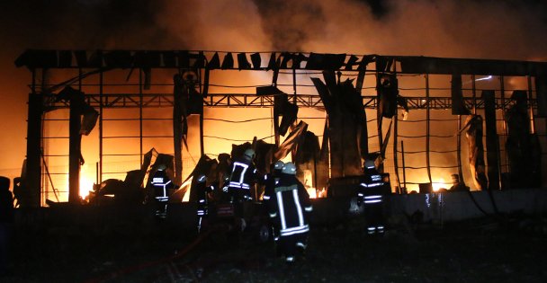 Dilovası'nda  fabrika yangını!