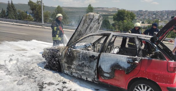 Dilovası'nda otomobil yangını