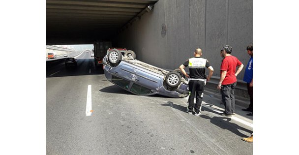 Direksiyon hakimiyetini kaybedince takla attı