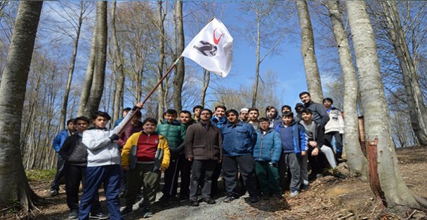 Diriliş Kampı'nda yılın son karının keyfini çıkarttılar