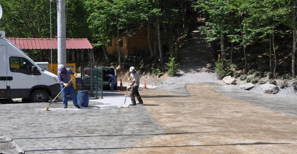 Diriliş Kampları beton yolla birbirine bağlandı