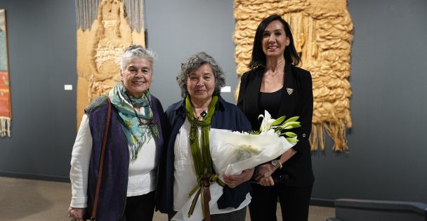 'Doku Renk ve İzler”, ilmek ilmek bu sergide