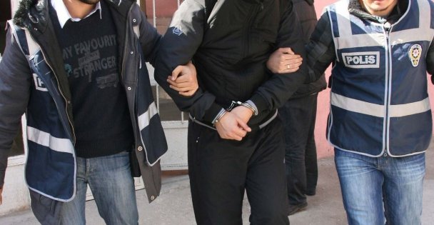 Dolandırıcılığı 'Meslek' Edindiler