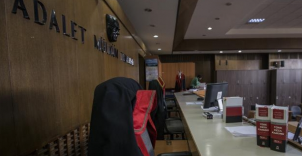 Dolandırıcılık Ve Cinsel Saldırı İddiasıyla Tutuklu Sanığın 25 Yıla Kadar Hapsi İstendi