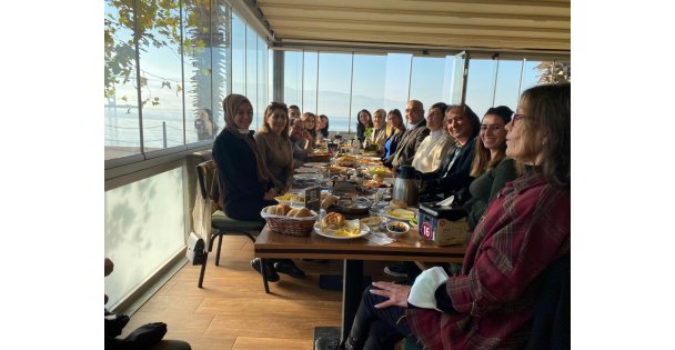 Dost El'den Öğretmenlere ‘Özel' Kutlama