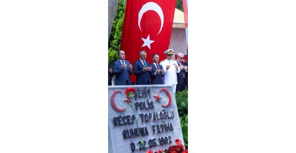 Dualar kahramanlar için yükseldi
