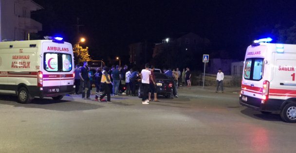 Düğün konvoyunun önünün kesildiği iddiasıyla kavga çıktı