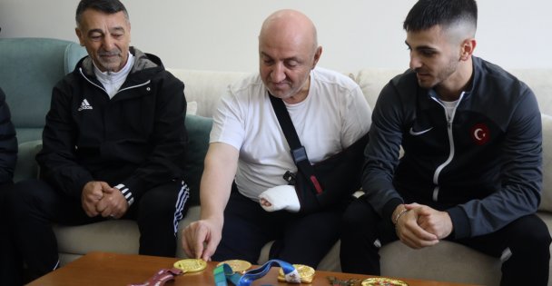 Dünya şampiyonu Şamdan, Başkan Bıyık'ı ziyaret etti