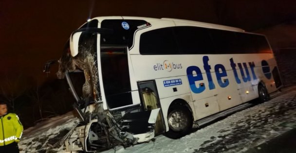Efe Tur Otobüsü Kaza Yaptı!
