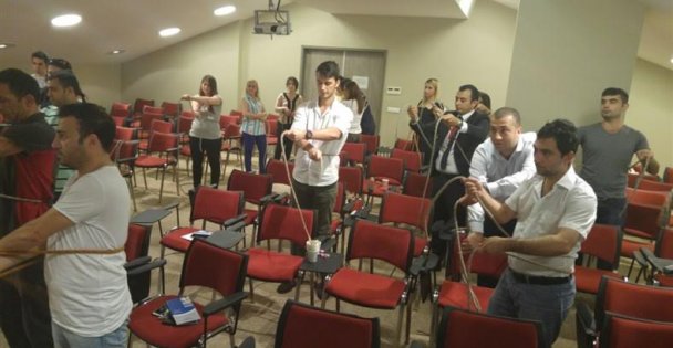 Eğitimler devam ediyor