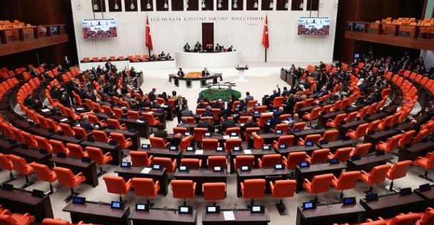 Ek gösterge ve öğrenci affı teklifi Meclis'te kabul edildi