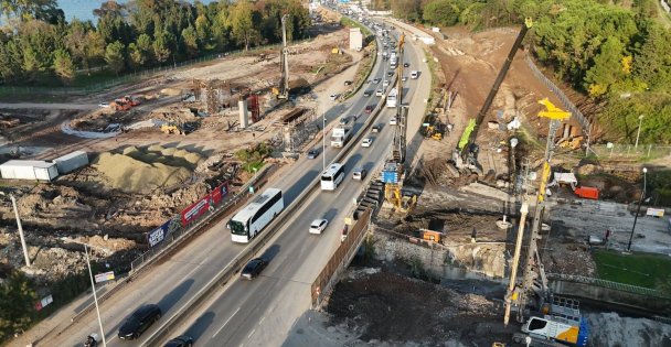 Ekipler 6 noktada birden çalışmalarını sürdürüyor: Başkan Büyükakın, Başiskele Kavşağı'nda son durumu açıkladı