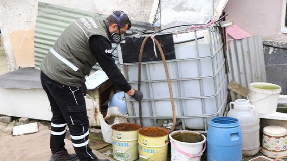 Ekipler kapı kapı dolaşıyor, her yeri ilaçlıyor