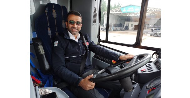 Ekmeğini İftar Vaktinde Yolcusu İle Paylaştı