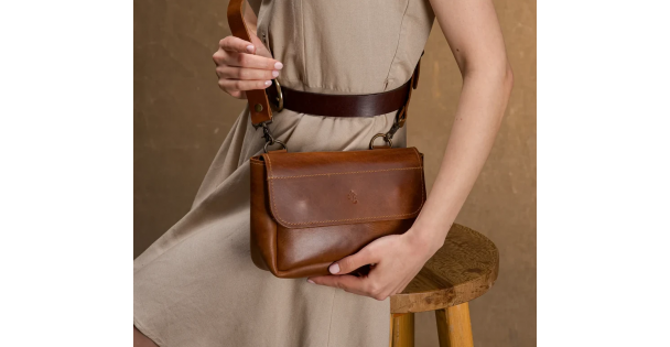 El Yapımı Deri Kadın Çantaları: Şıklığın El Emeğiyle Buluştuğu Nokta